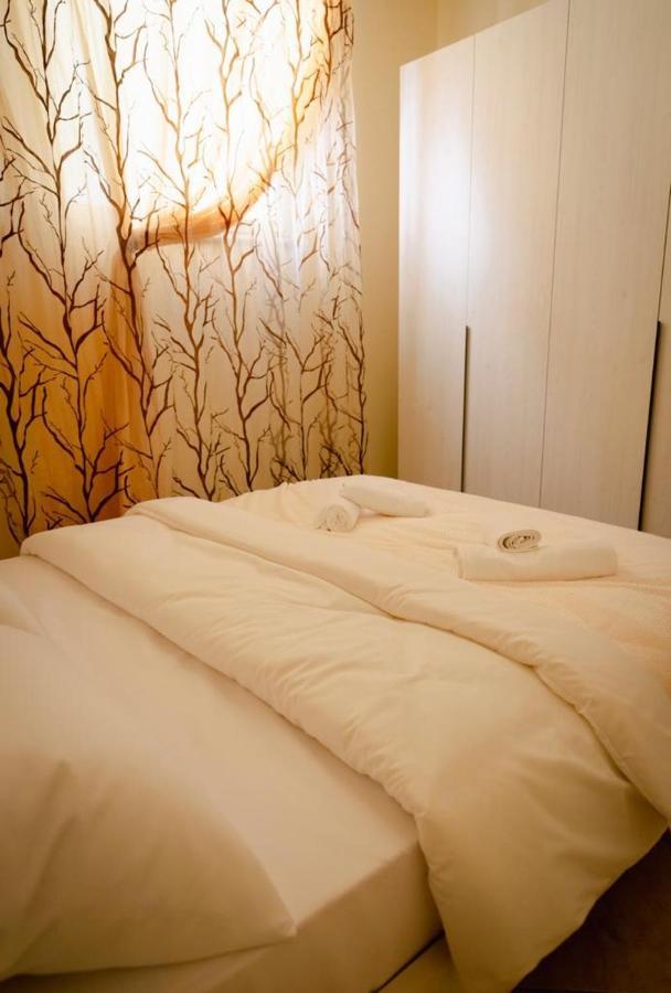Villa Apartments S&F City Centre ติรานา ภายนอก รูปภาพ
