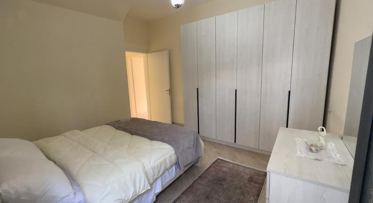 Villa Apartments S&F City Centre ติรานา ภายนอก รูปภาพ